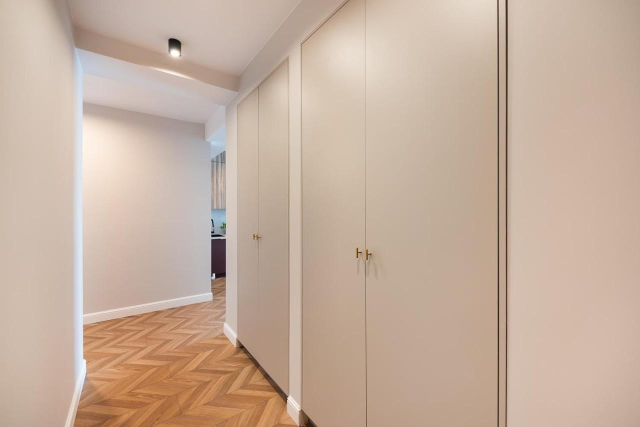 Remarkable City Centre Apartment Warsaw Exterior photo